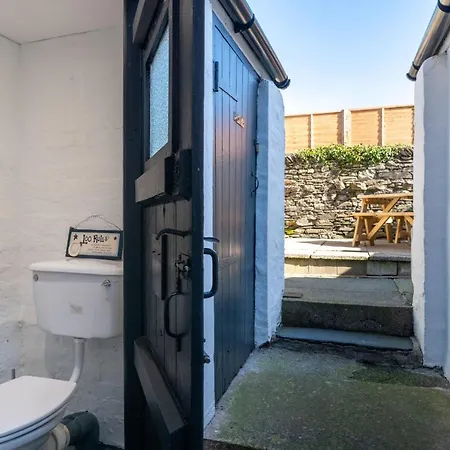 Dom wakacyjny Potter's Lot - Staveley Village With Bicycle Storage